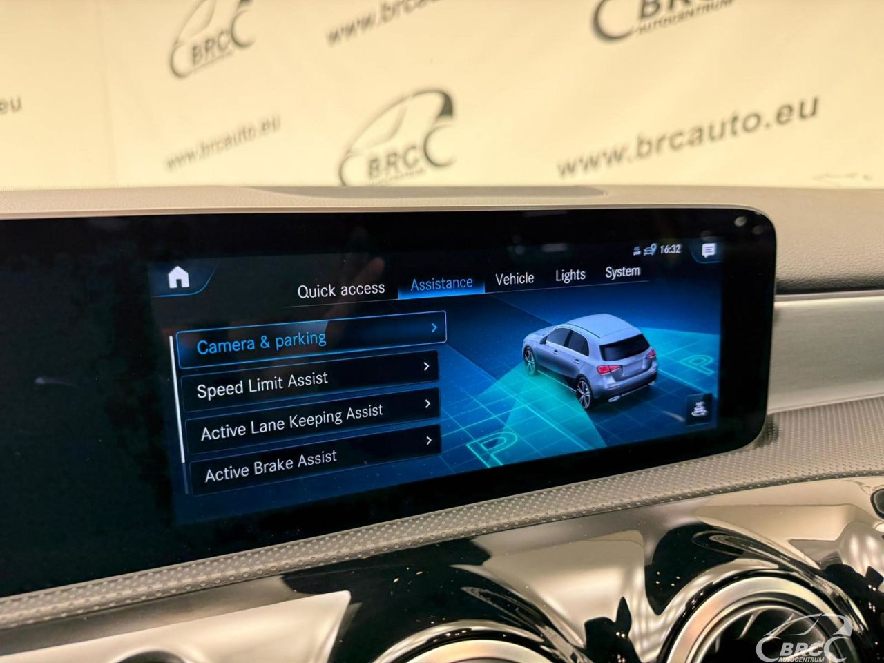 Mercedes-Benz A220 | 16