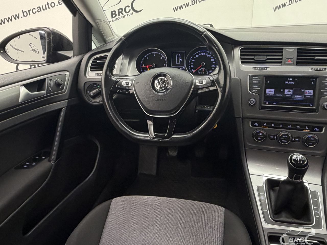 Volkswagen Golf | 24