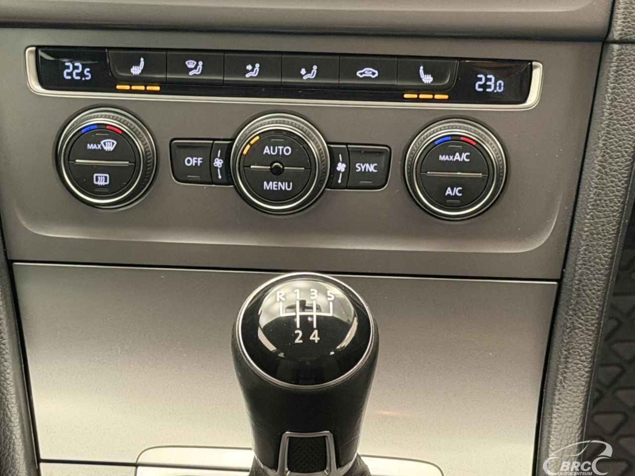 Volkswagen Golf | 29