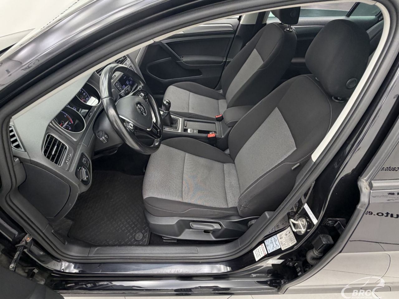 Volkswagen Golf | 37