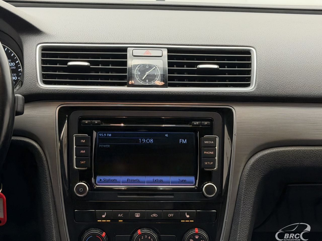 Volkswagen Passat | 14