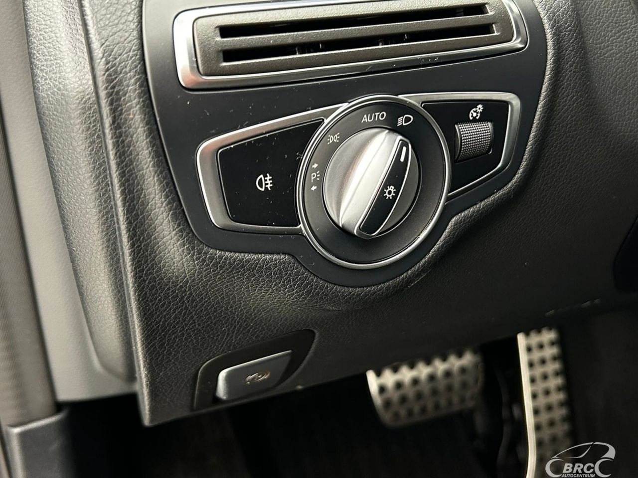 Mercedes-Benz C180 | 15