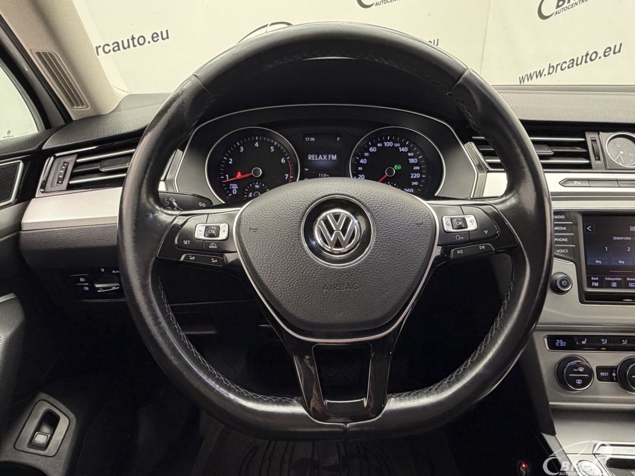 Volkswagen Passat | 28