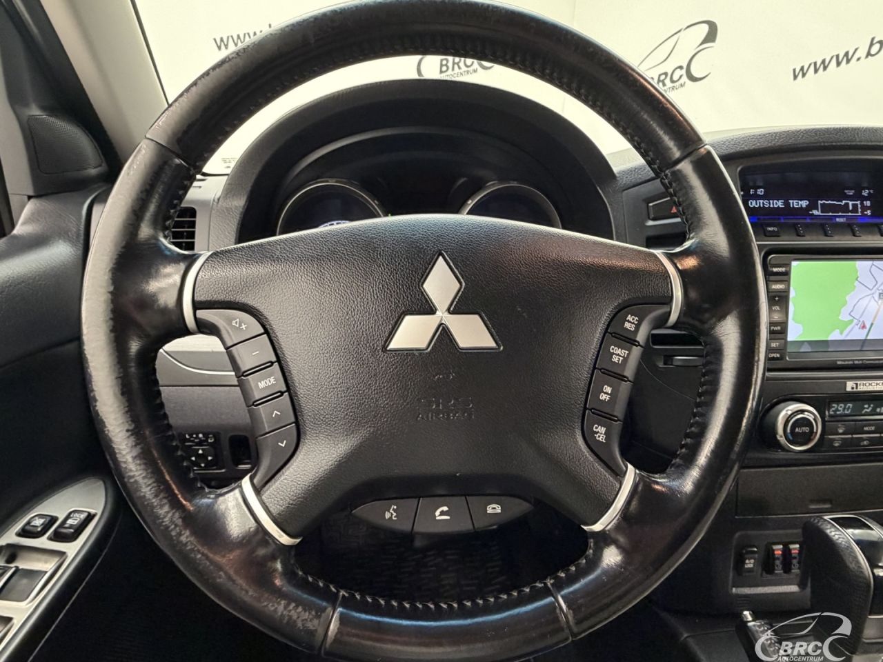 Mitsubishi Pajero | 29