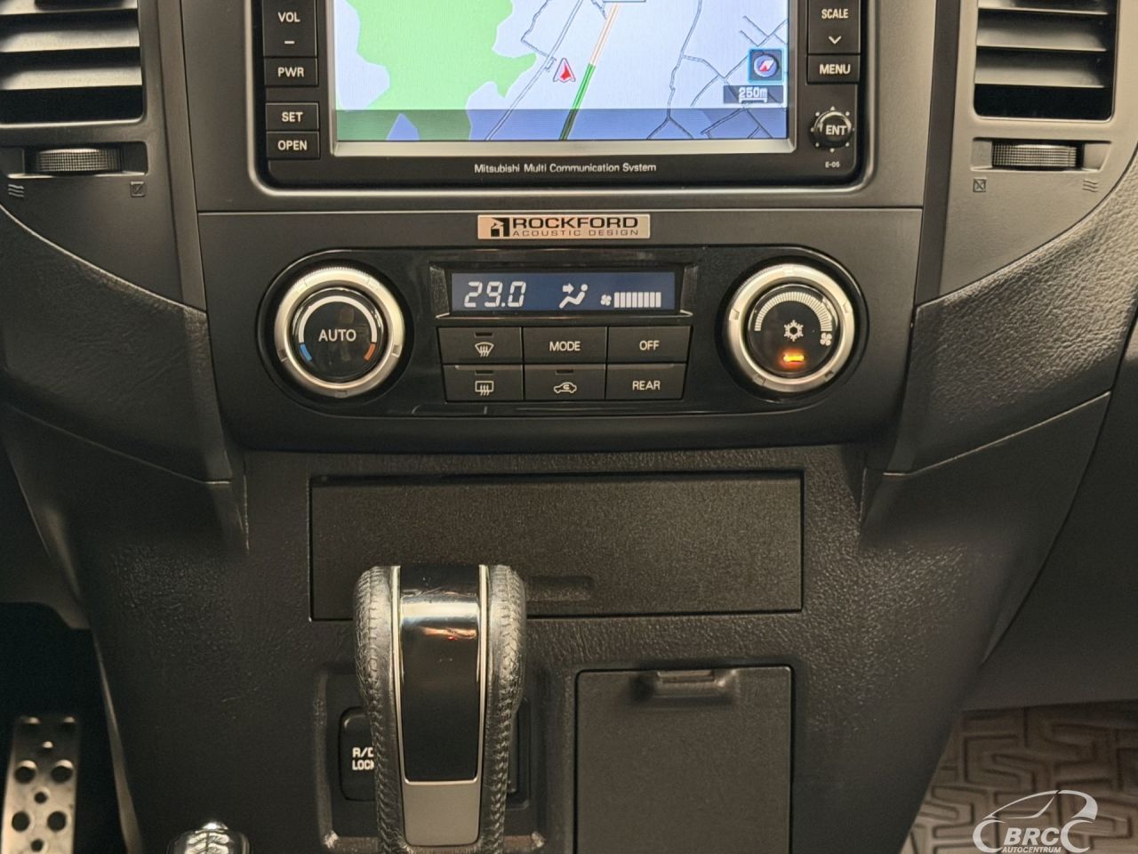 Mitsubishi Pajero | 17