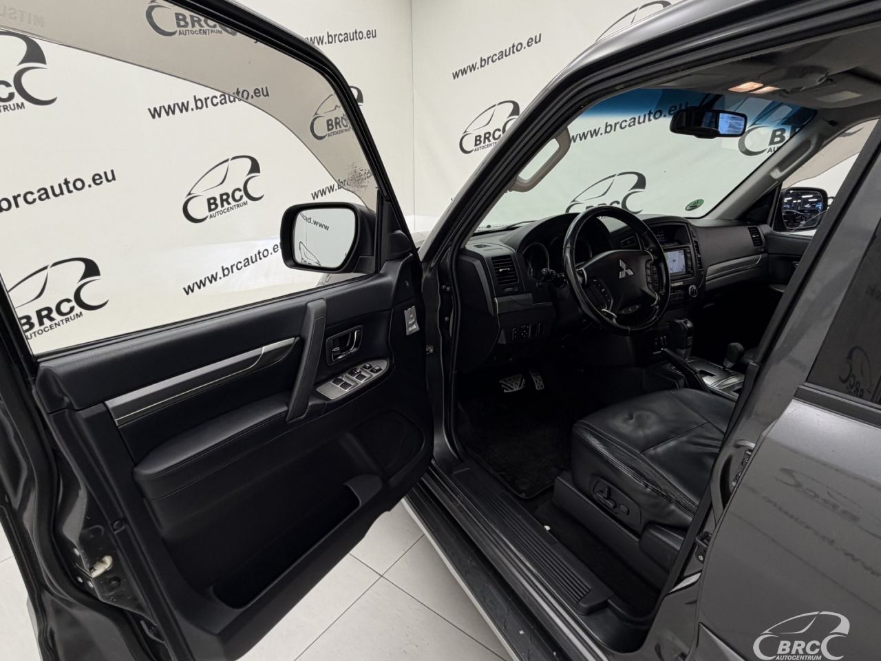 Mitsubishi Pajero | 19