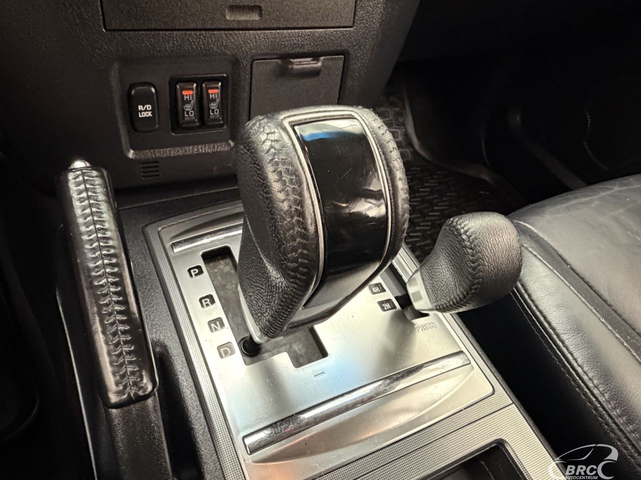 Mitsubishi Pajero | 26