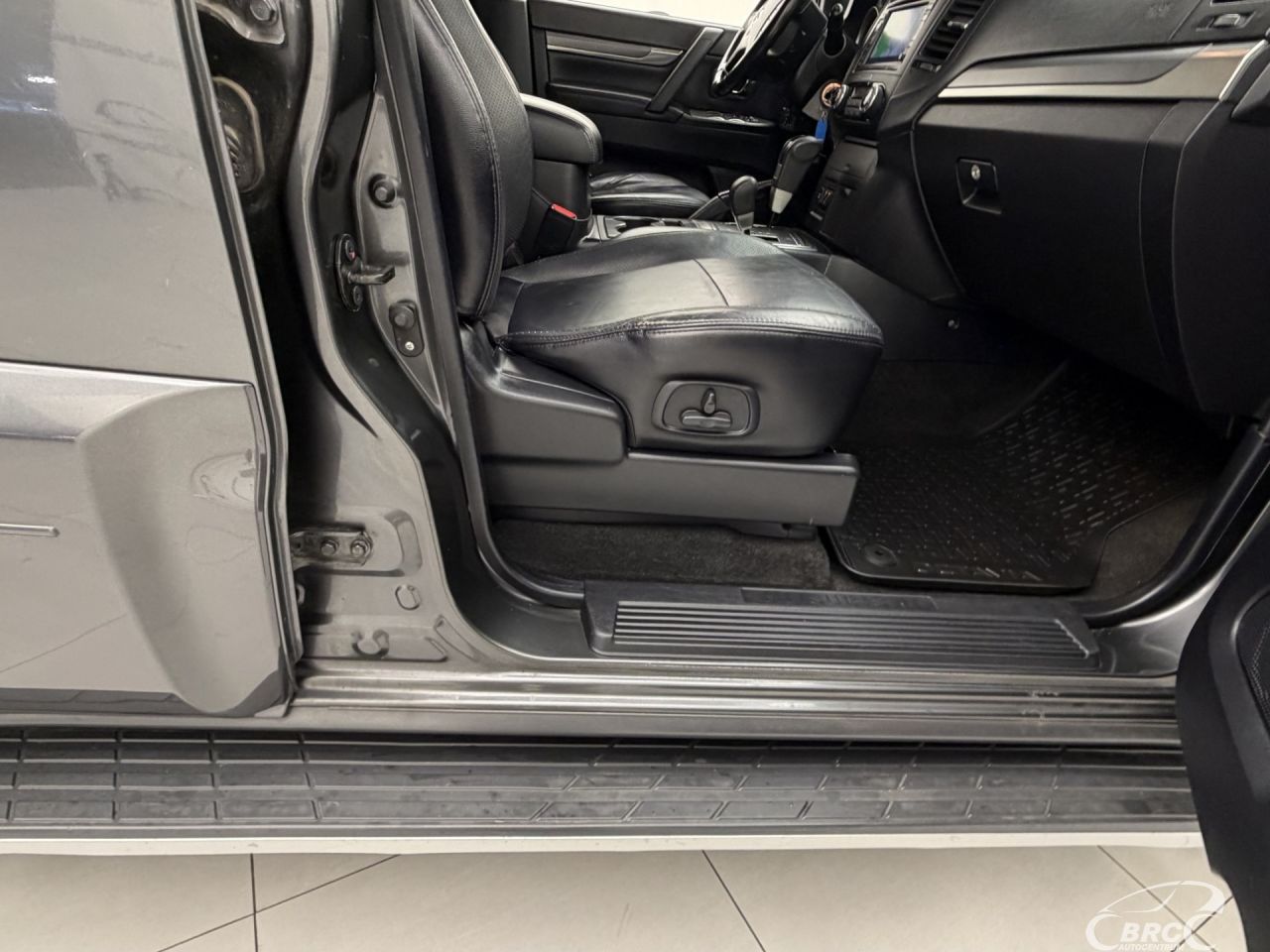 Mitsubishi Pajero | 5