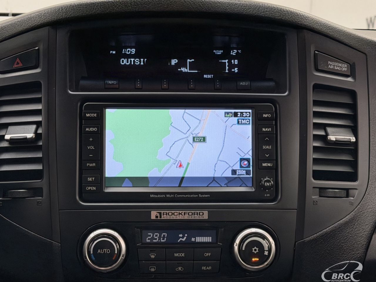 Mitsubishi Pajero | 16