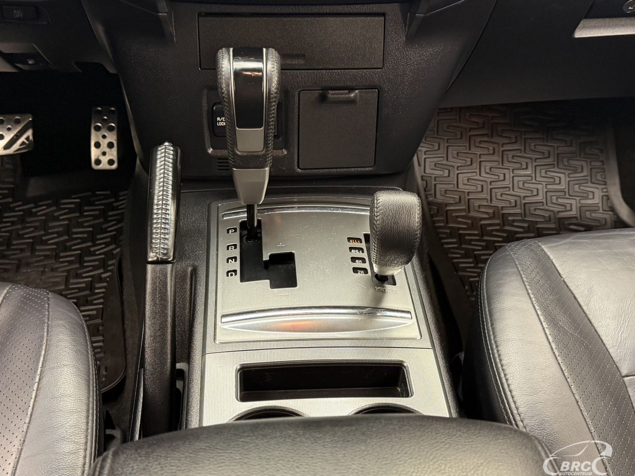 Mitsubishi Pajero | 18