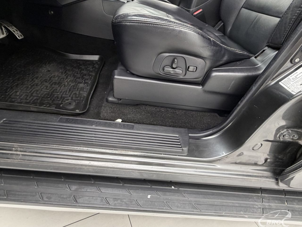 Mitsubishi Pajero | 22