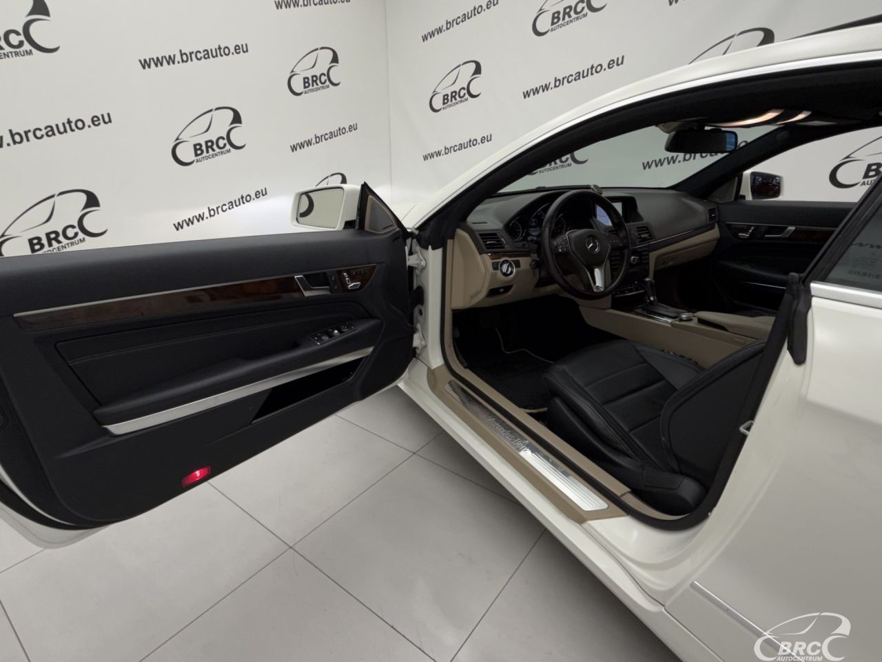 Mercedes-Benz E350 | 16