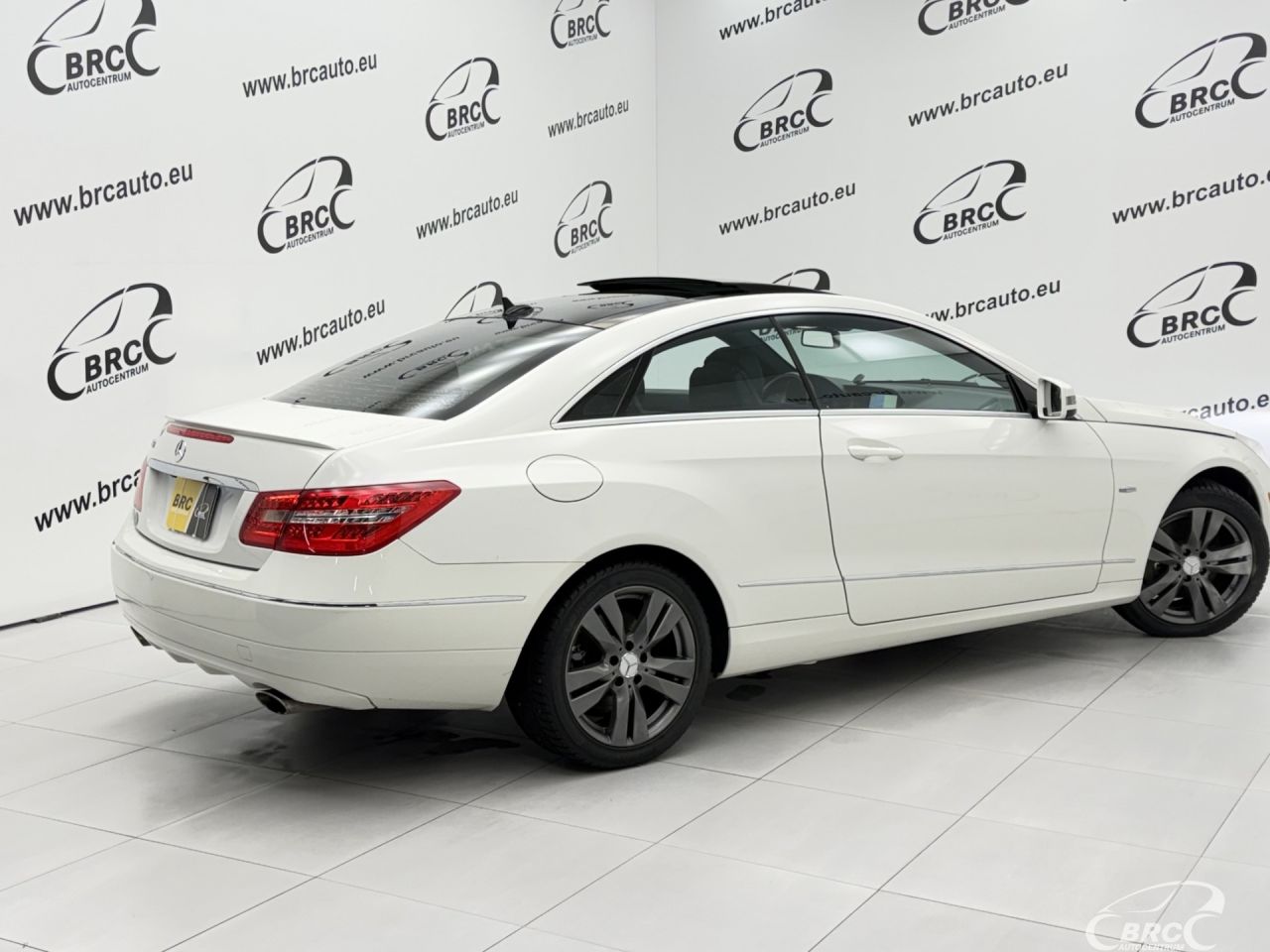 Mercedes-Benz E350 | 1