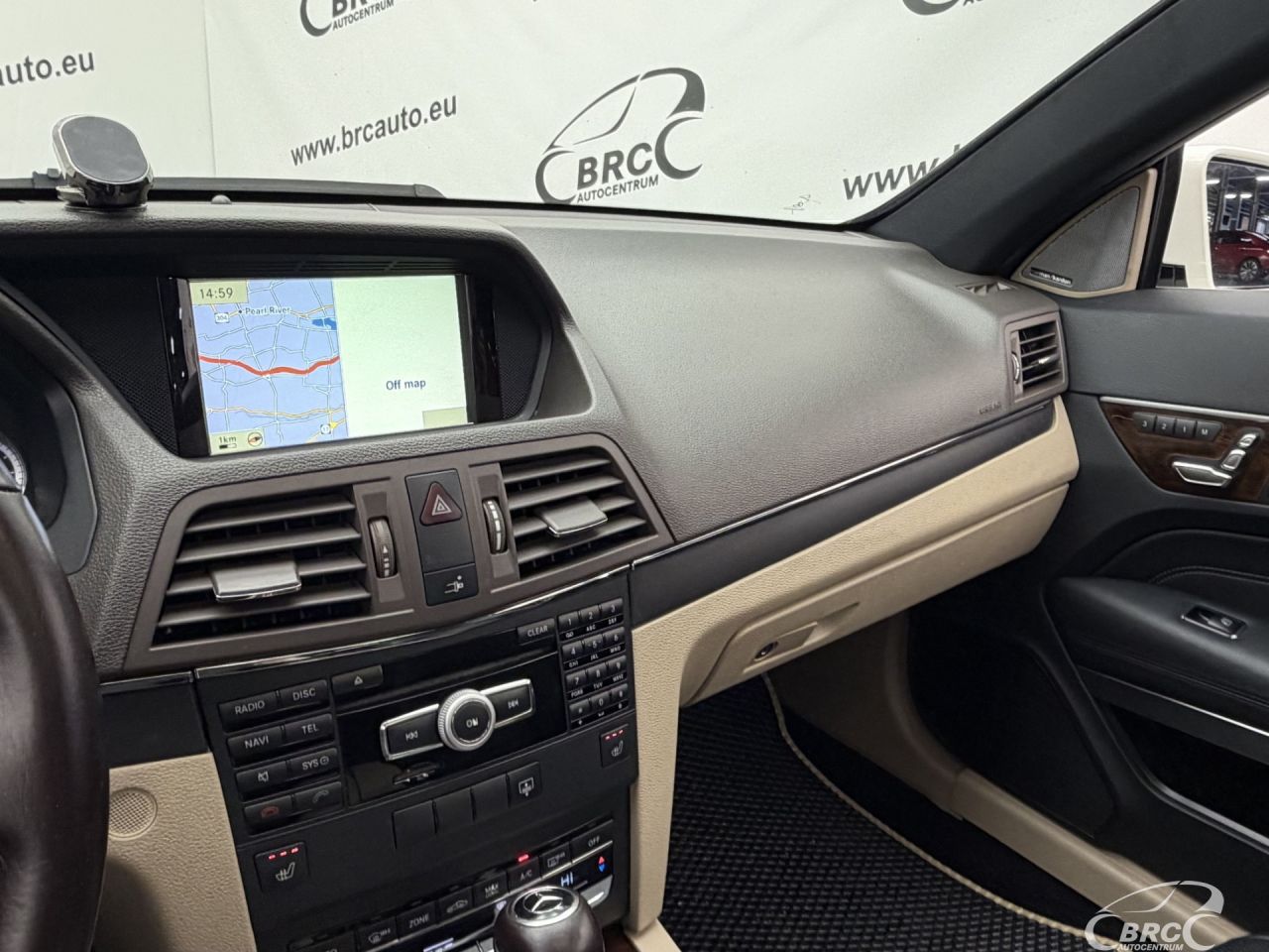 Mercedes-Benz E350 | 24