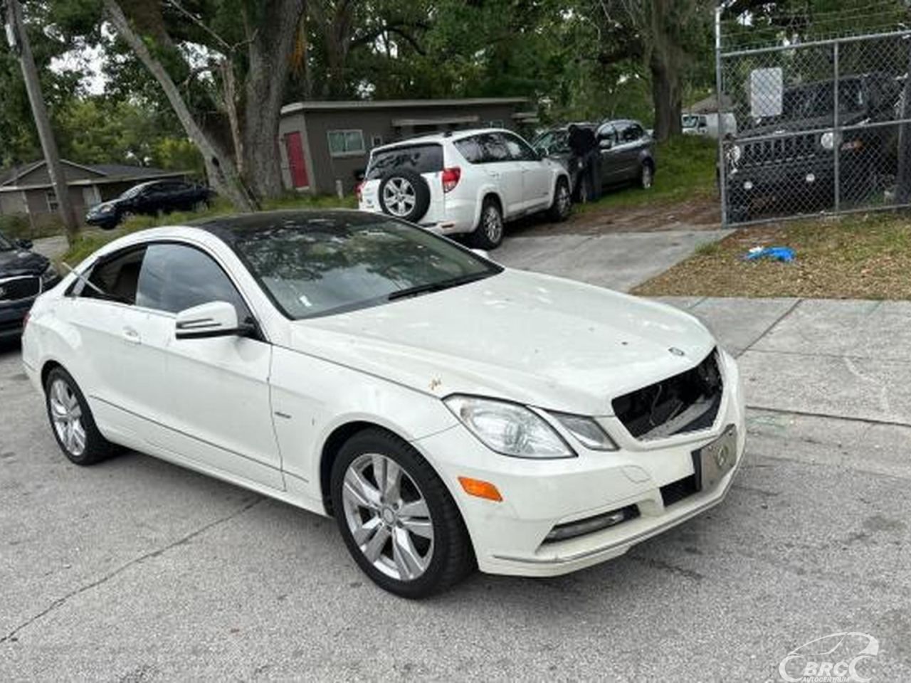 Mercedes-Benz E350 | 52