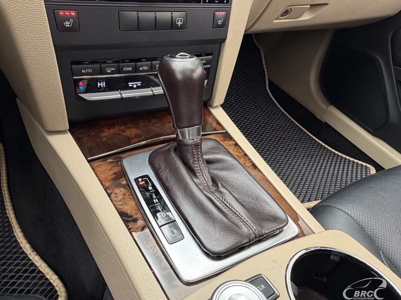 Mercedes-Benz E350 | 23