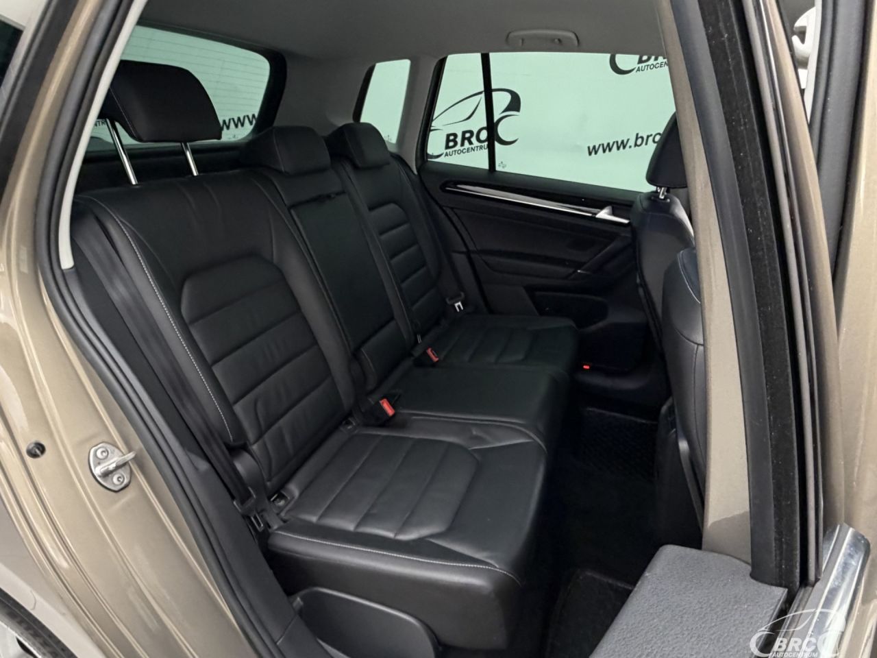 Volkswagen Golf | 11