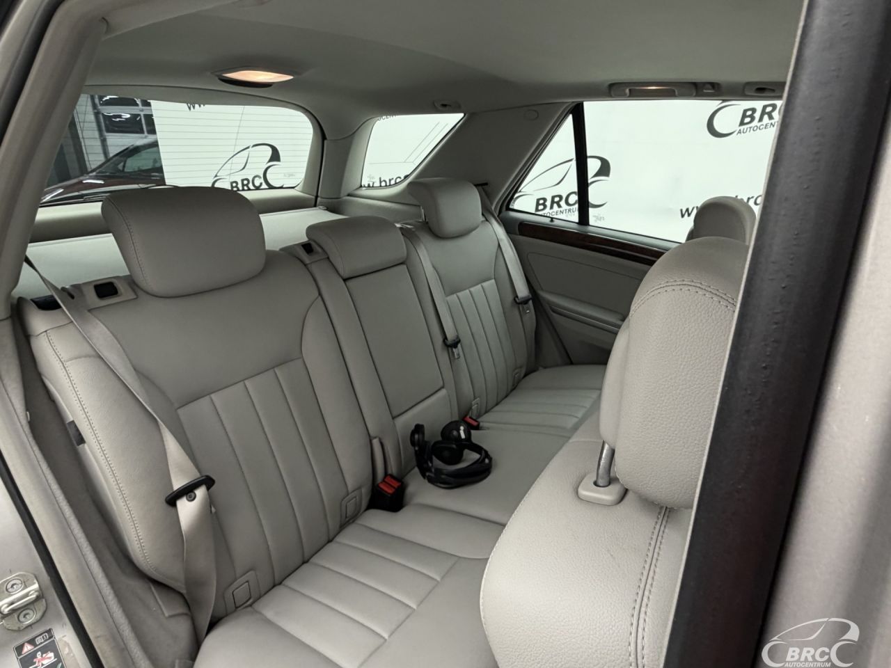 Mercedes-Benz ML320 | 10