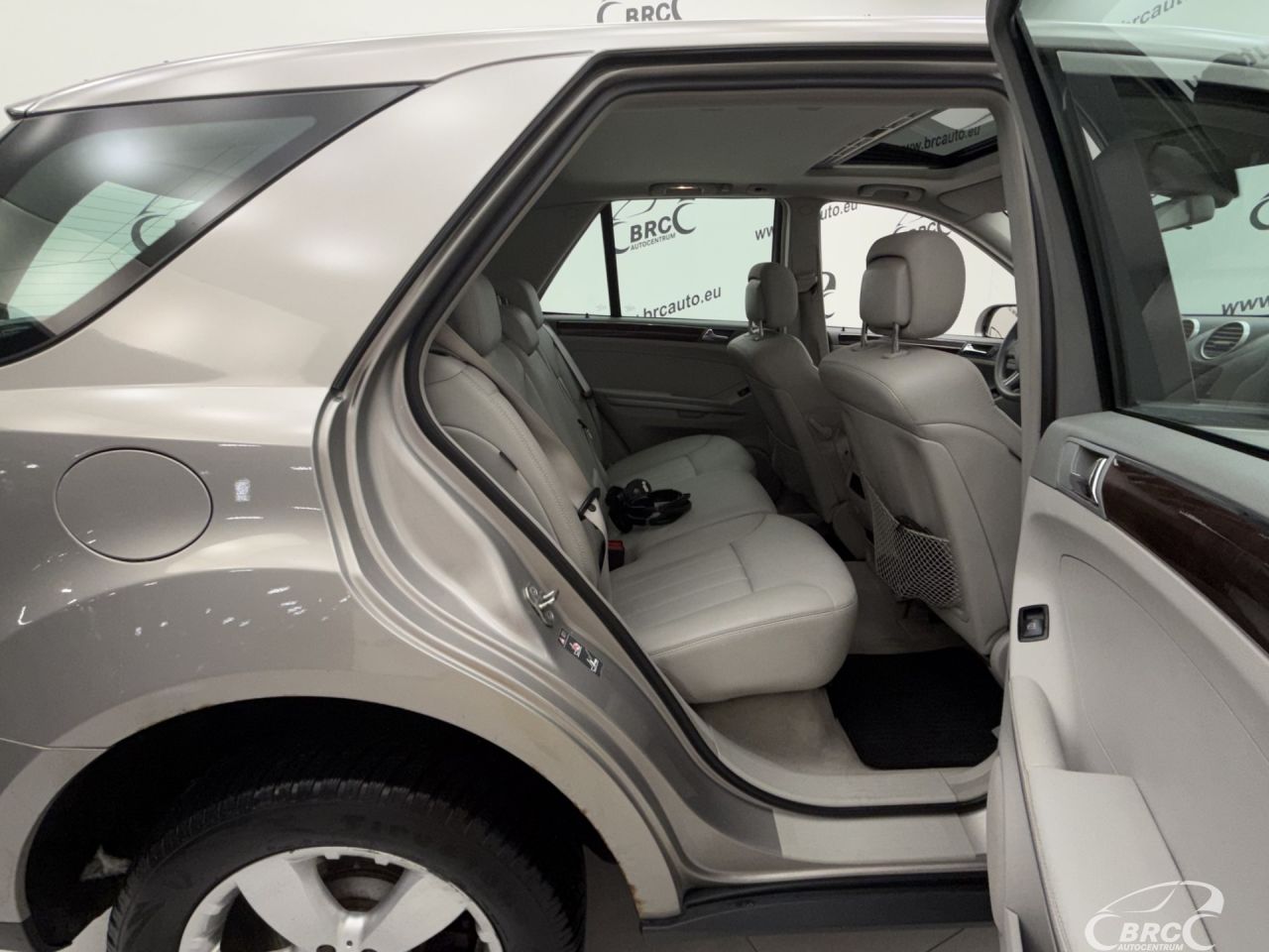 Mercedes-Benz ML320 | 8