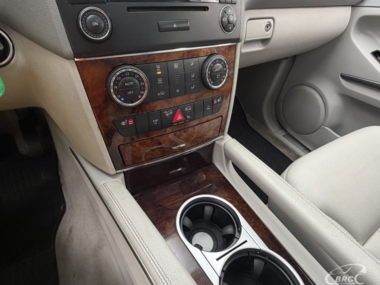 Mercedes-Benz ML320 | 25