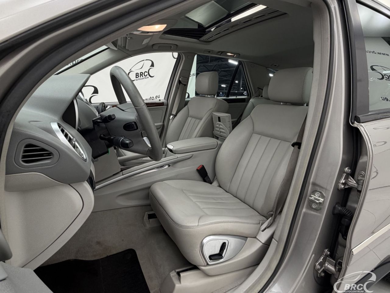 Mercedes-Benz ML320 | 22