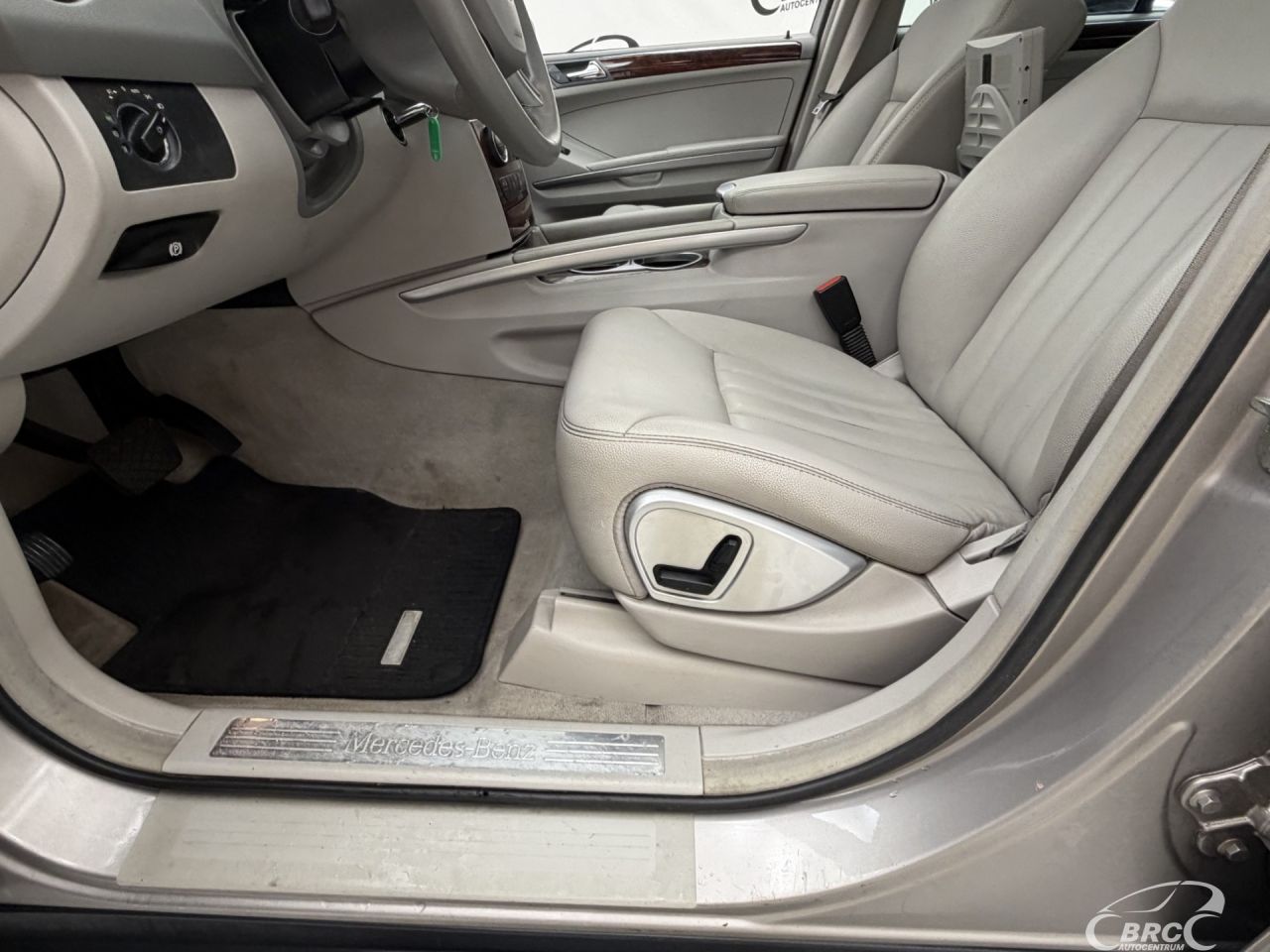 Mercedes-Benz ML320 | 21