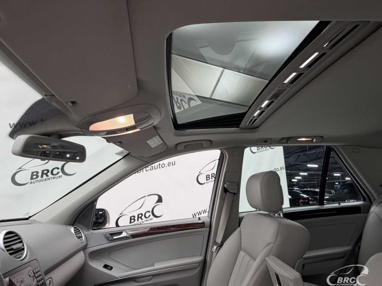 Mercedes-Benz ML320 | 24