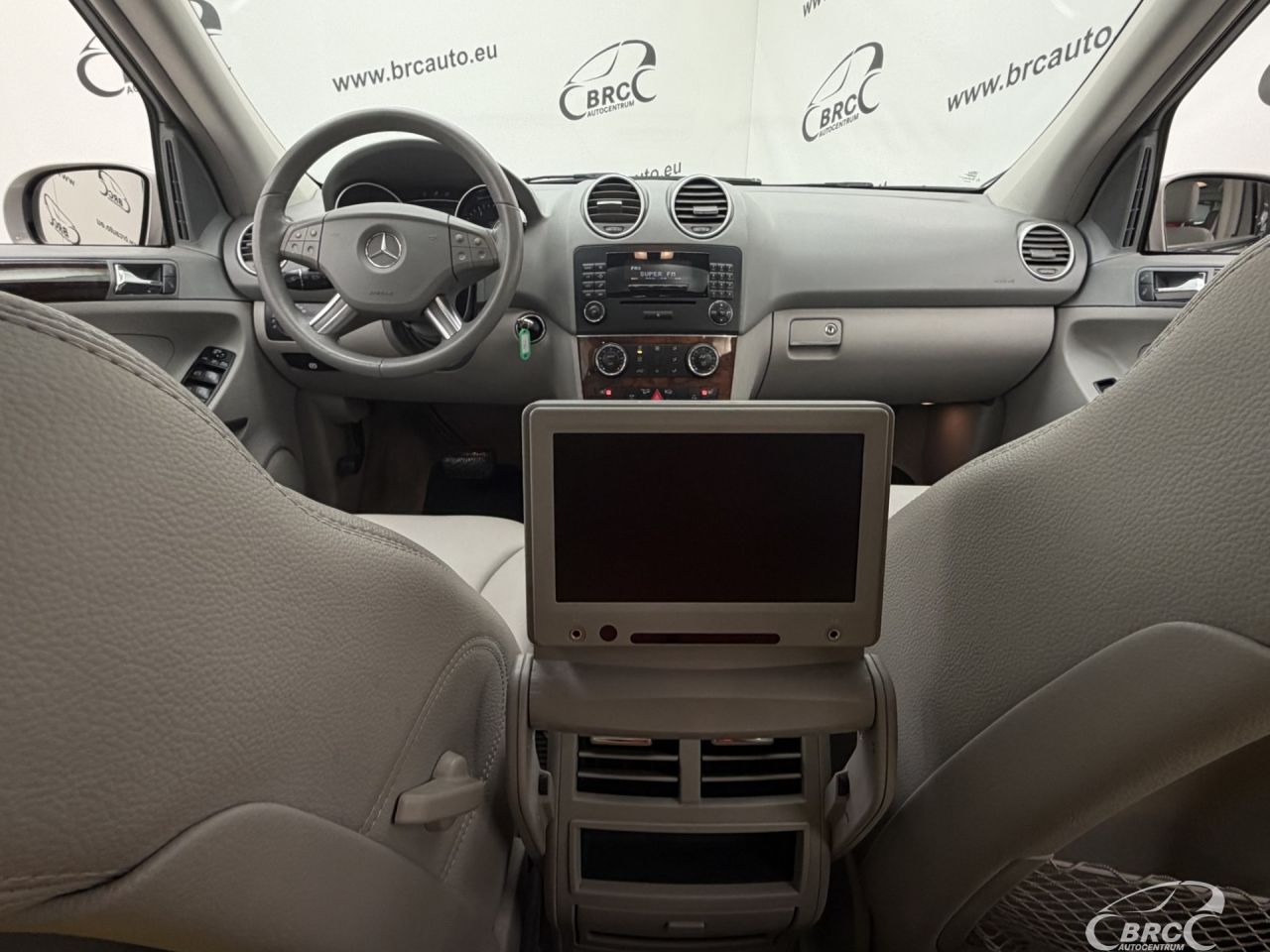 Mercedes-Benz ML320 | 12