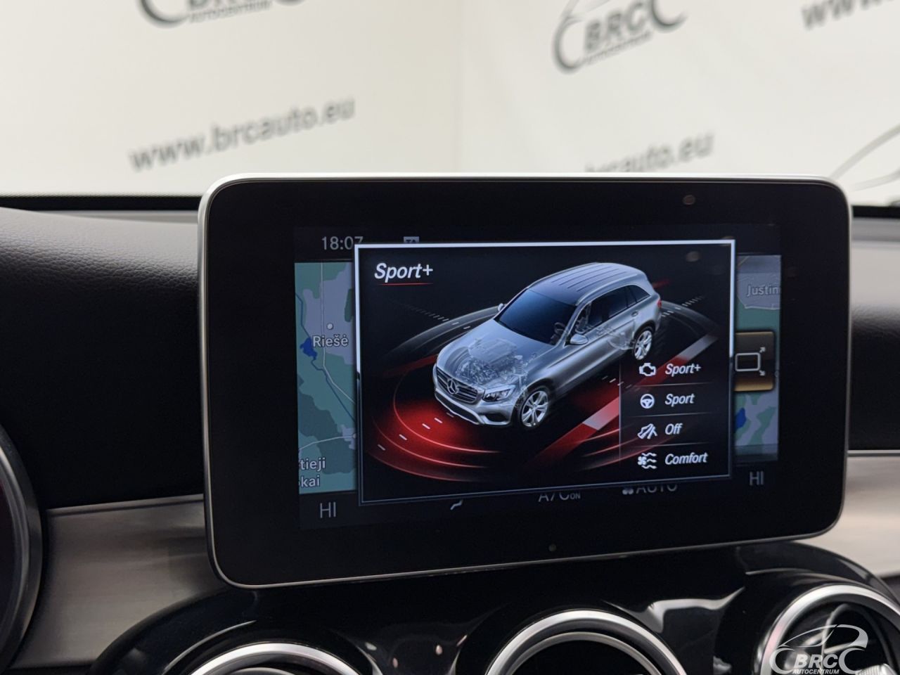 Mercedes-Benz GLC350 | 38