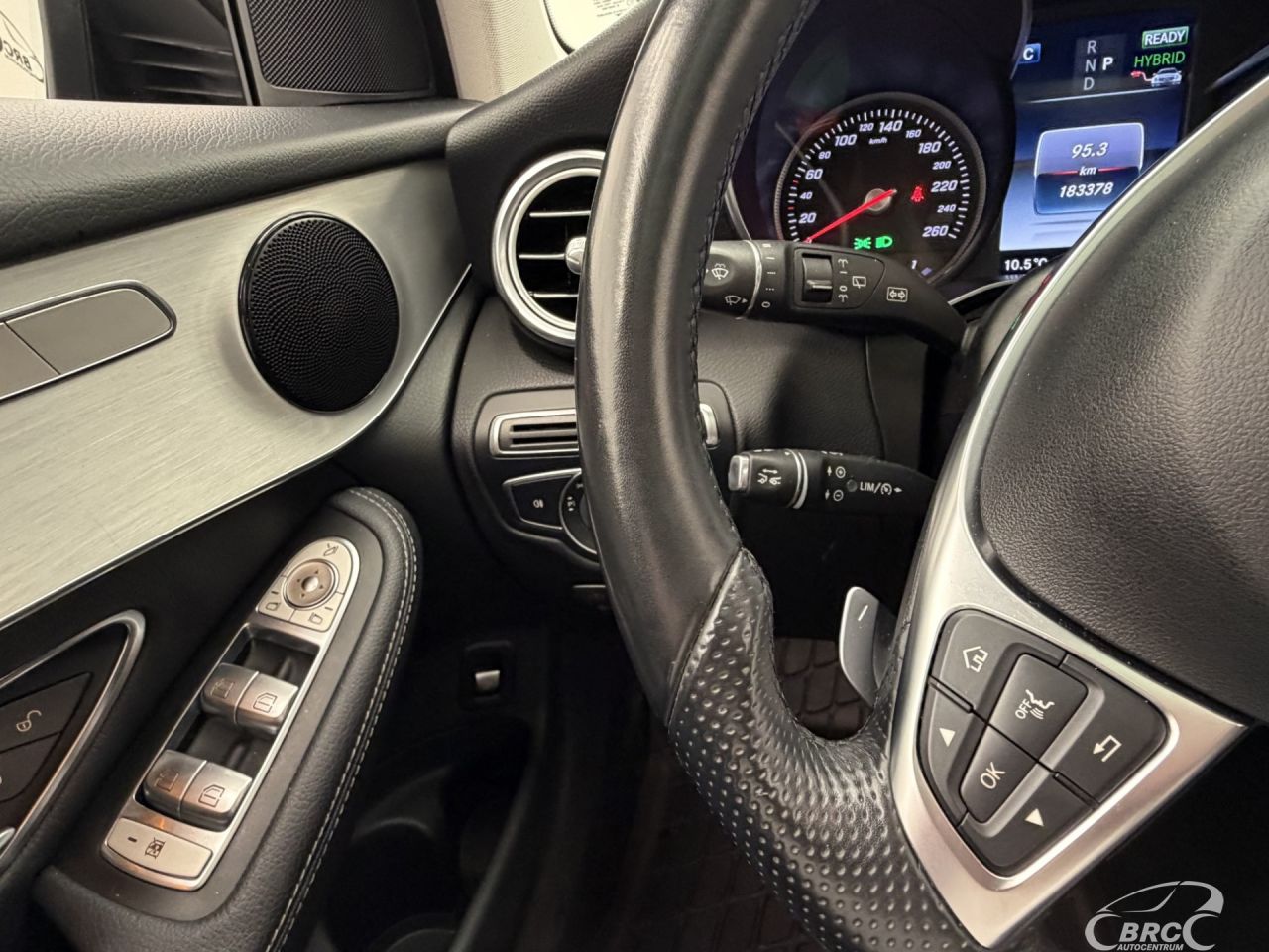 Mercedes-Benz GLC350 | 32