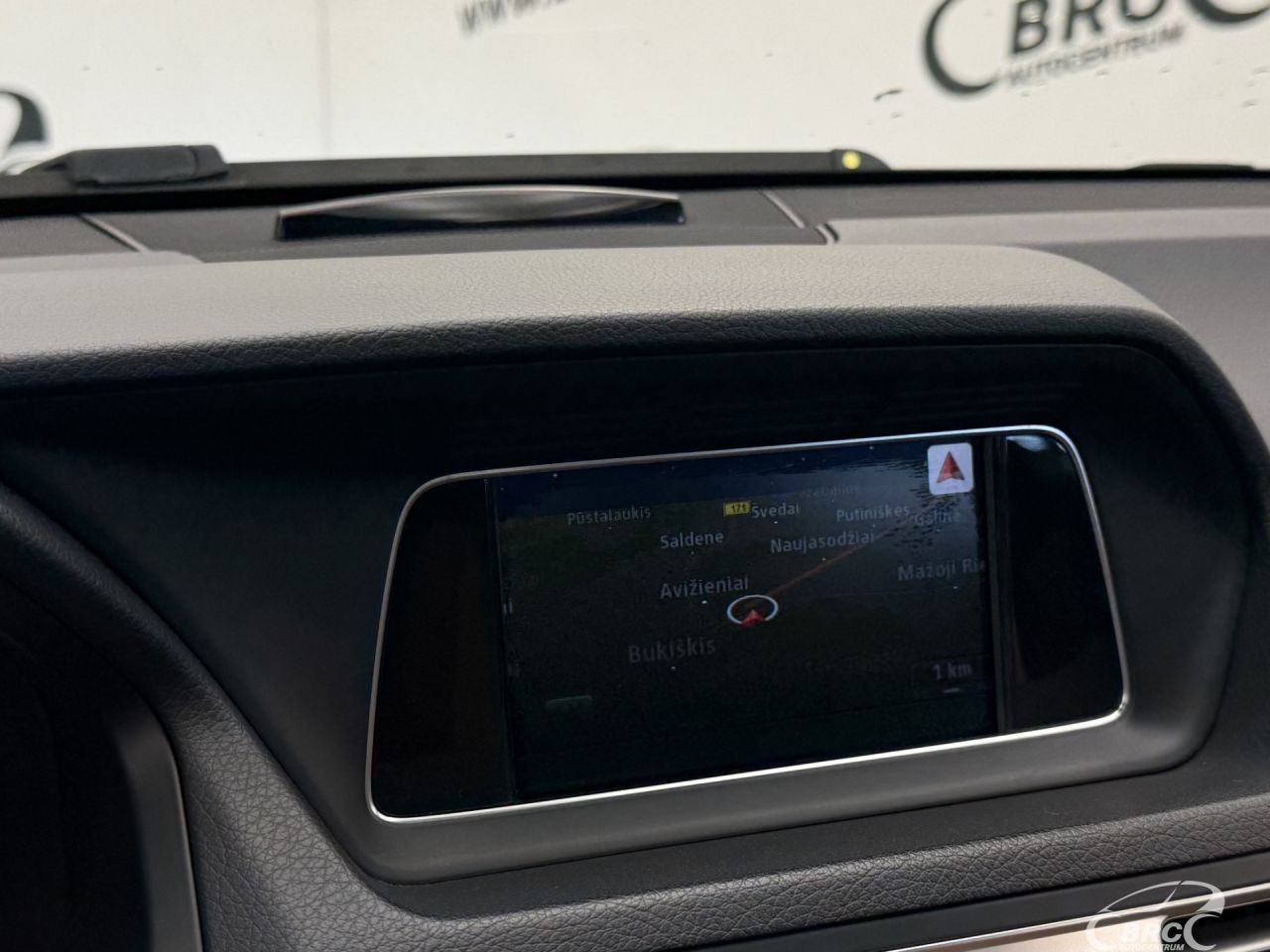 Mercedes-Benz E220 | 27