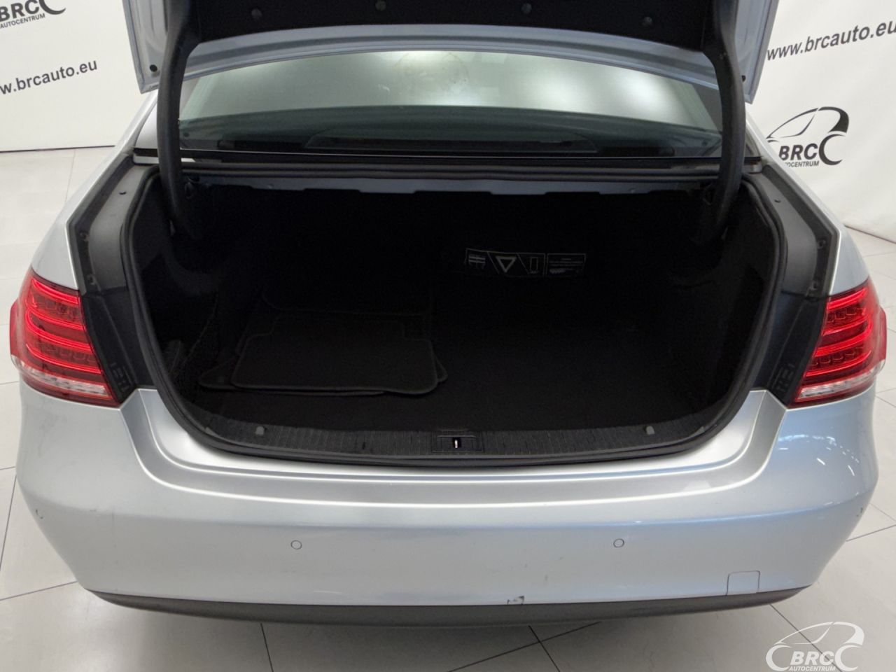 Mercedes-Benz E220 | 38