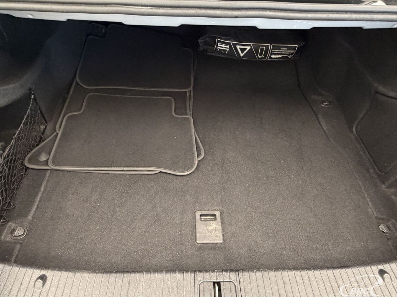 Mercedes-Benz E220 | 39