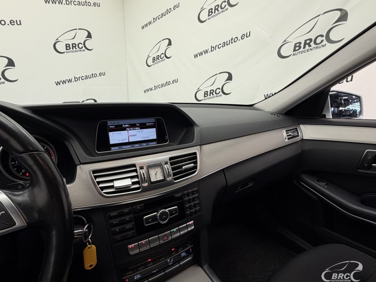 Mercedes-Benz E220 | 25