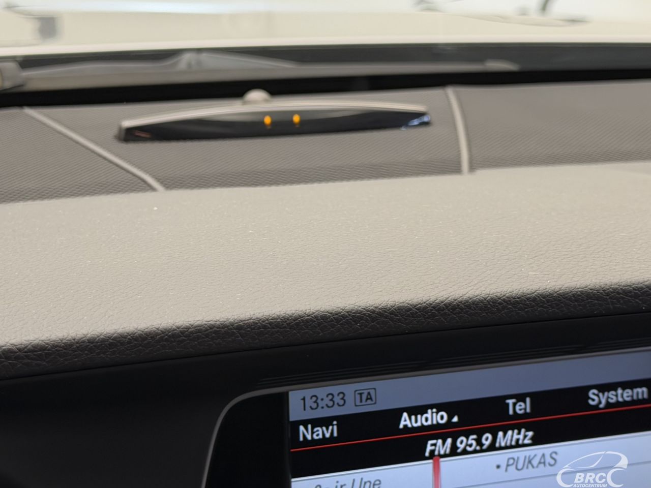 Mercedes-Benz E220 | 32