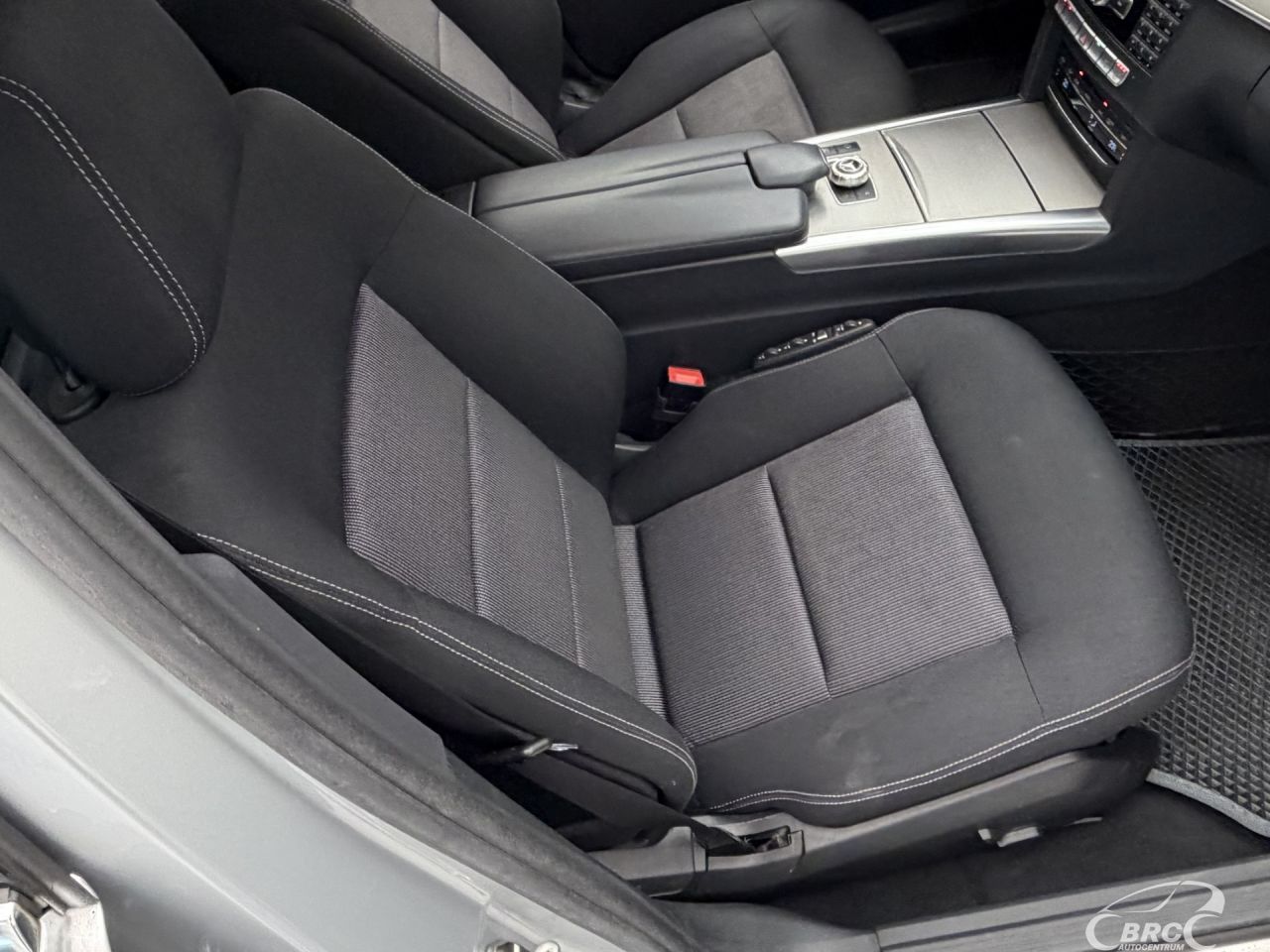 Mercedes-Benz E220 | 4