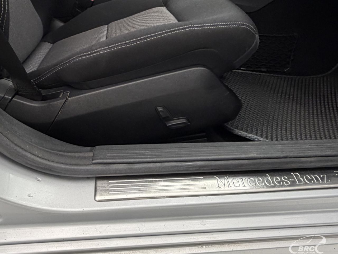 Mercedes-Benz E220 | 5