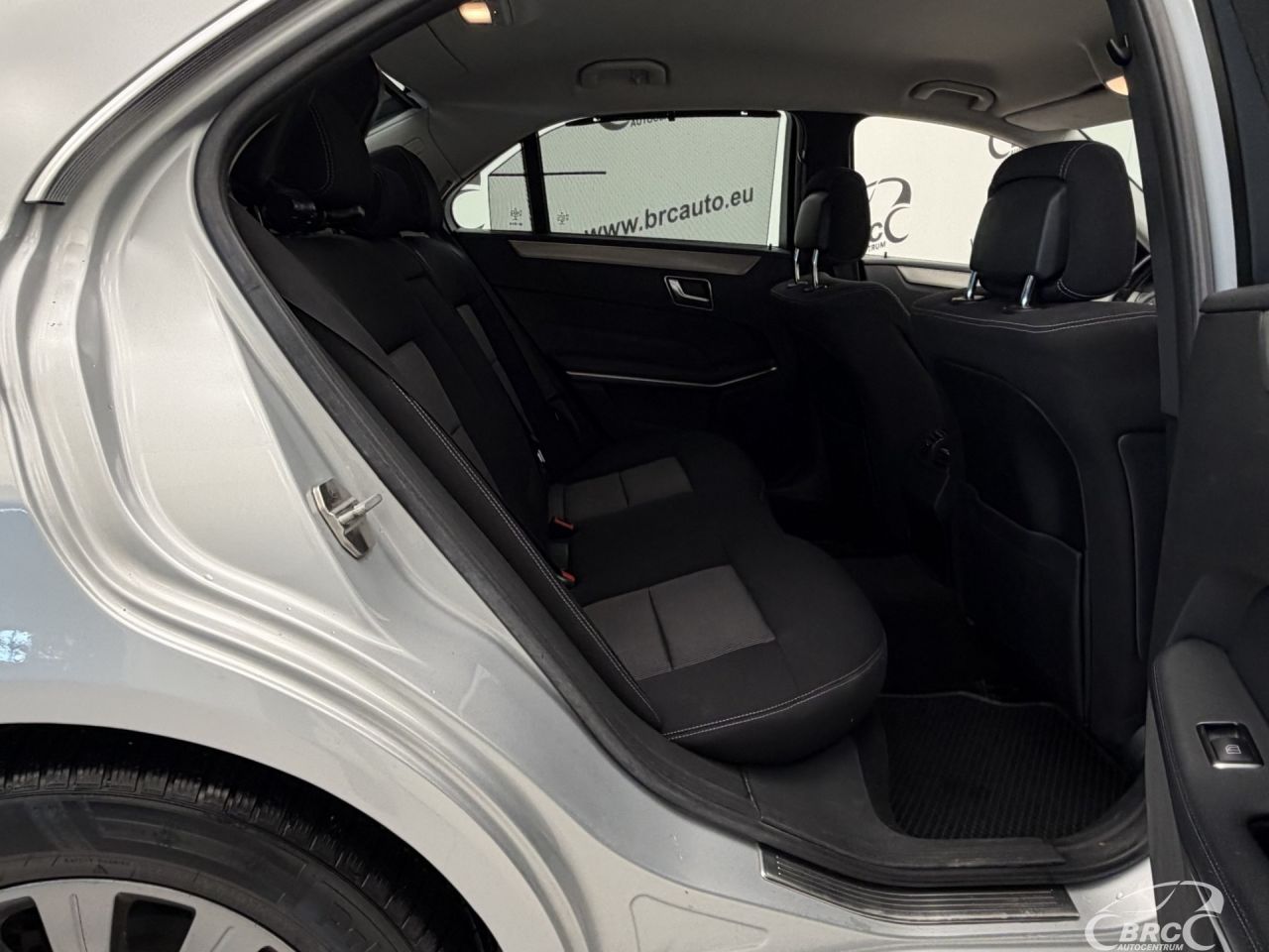 Mercedes-Benz E220 | 8