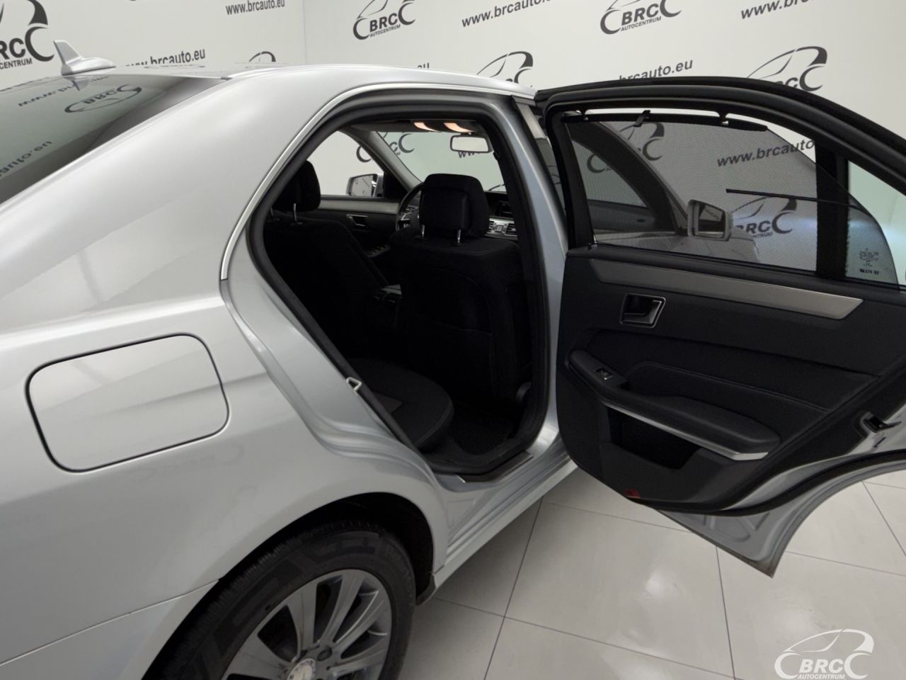 Mercedes-Benz E220 | 11