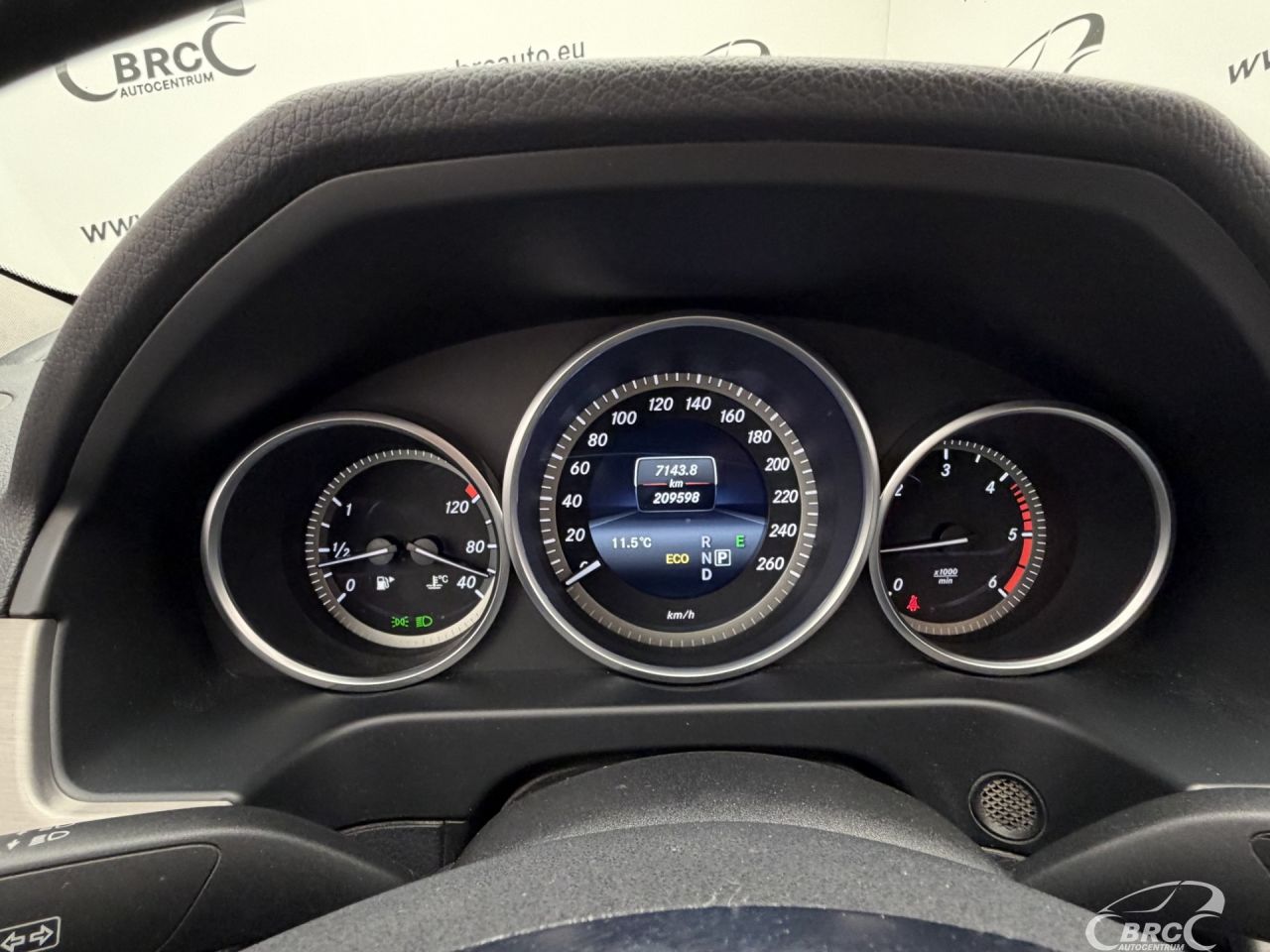 Mercedes-Benz E220 | 30