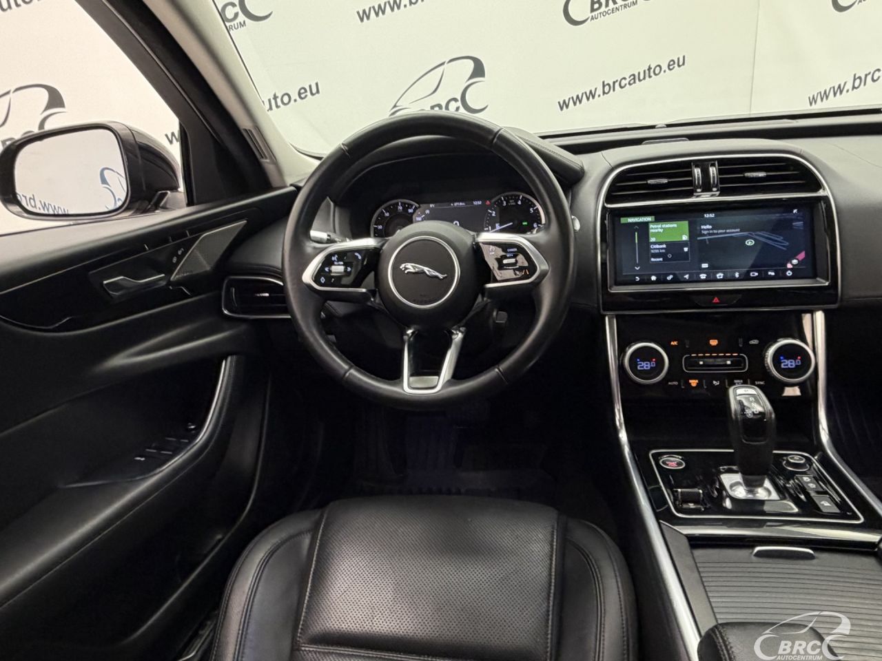 Jaguar XE | 15