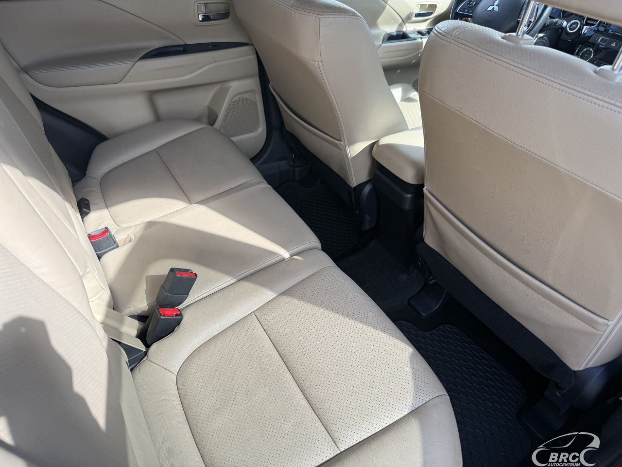 Mitsubishi Outlander | 10