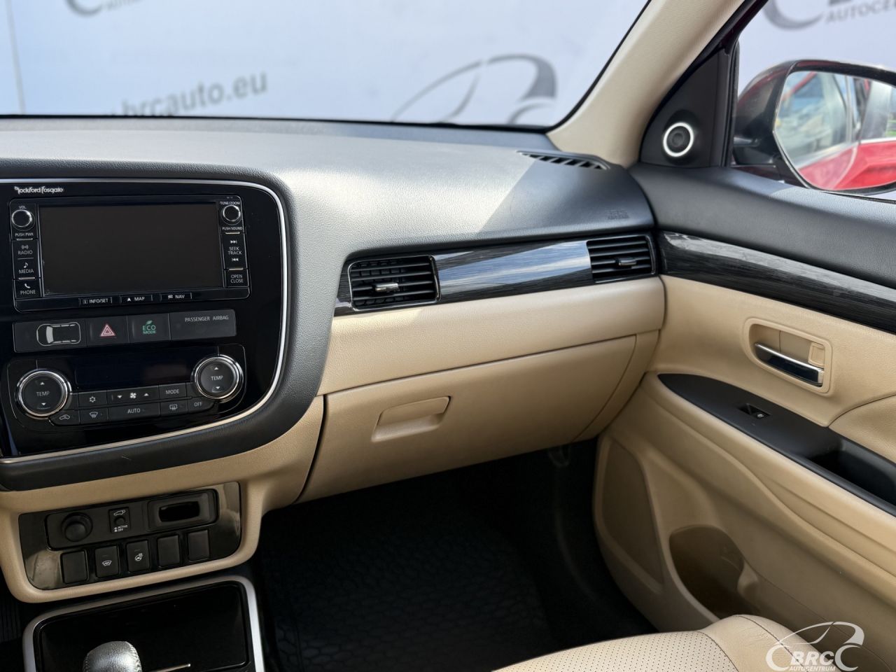 Mitsubishi Outlander | 4