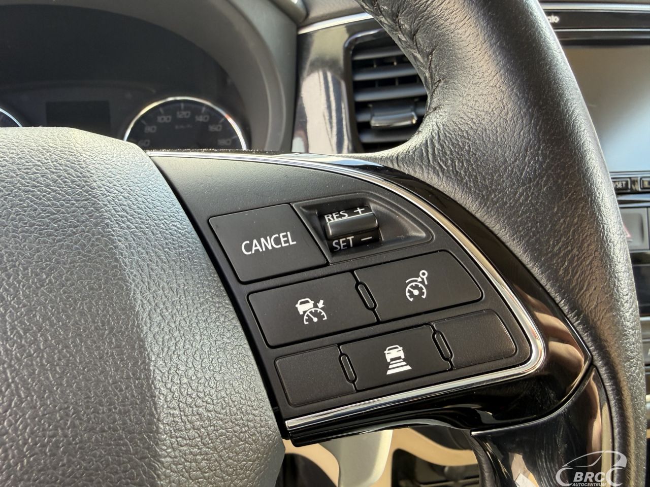 Mitsubishi Outlander | 25