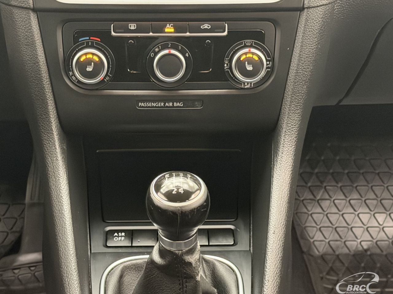 Volkswagen Golf | 16