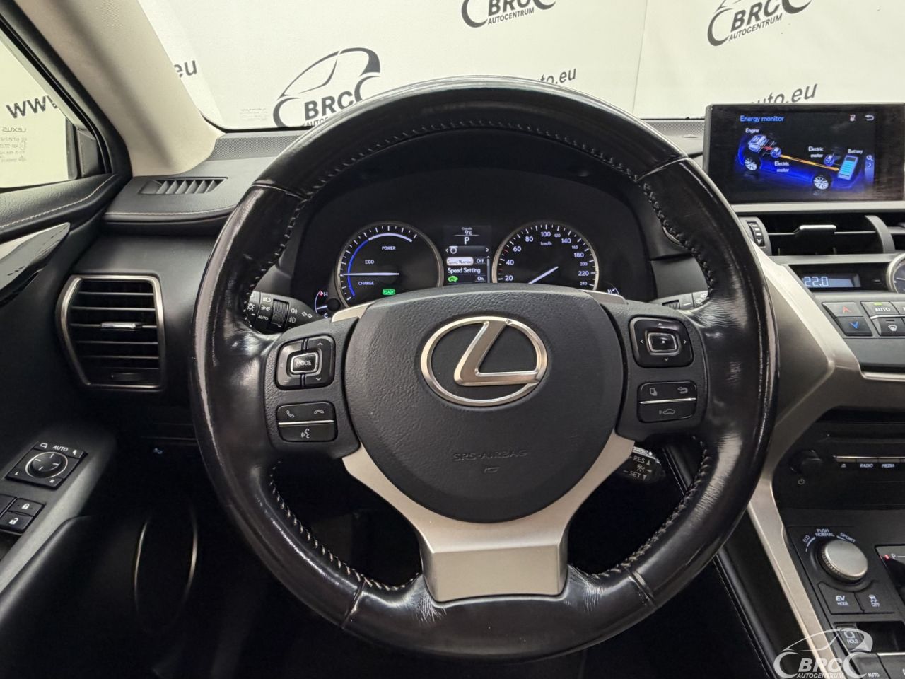 Lexus NX 300h | 26