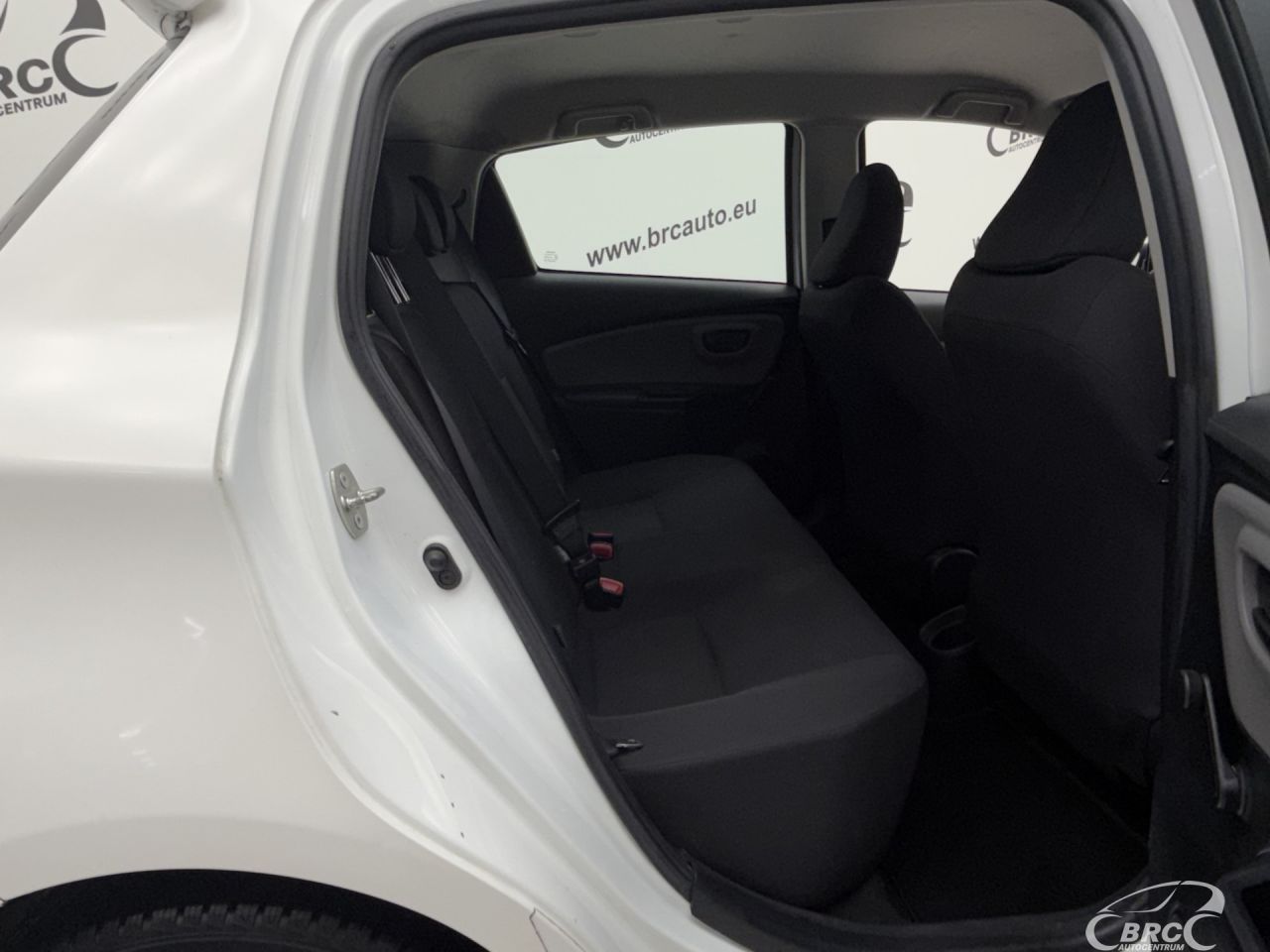 Toyota Yaris | 8