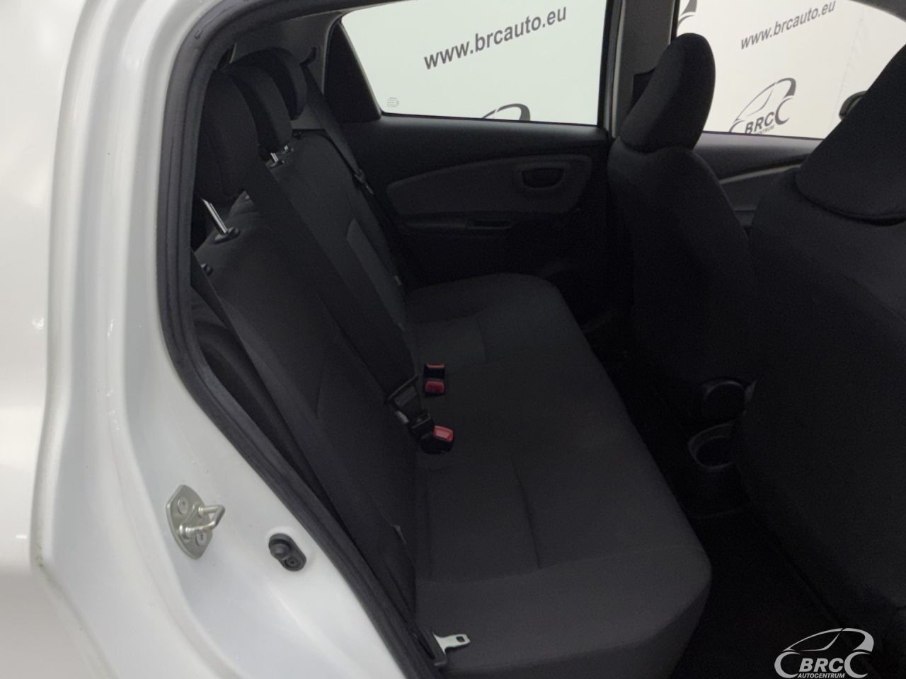 Toyota Yaris | 9