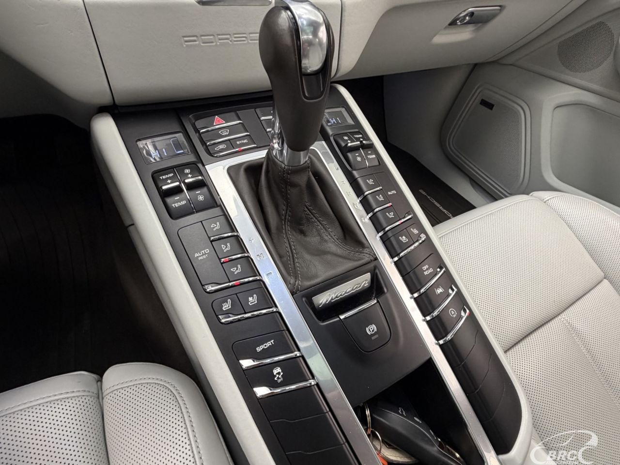 Porsche Macan | 25