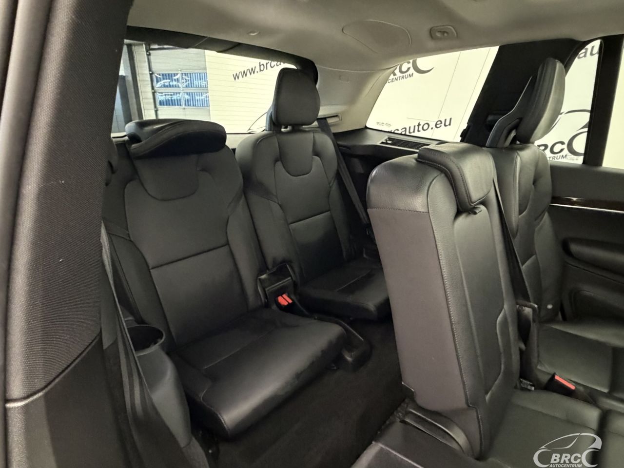 Volvo XC90 | 12